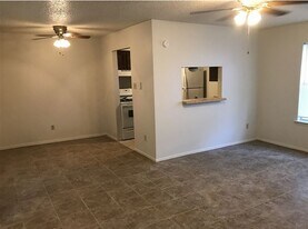 3203 Eagle Hill Ct in Bryan, TX - Building Photo