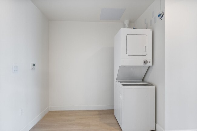 1124 Normandie Ave in Los Angeles, CA - Building Photo - Building Photo