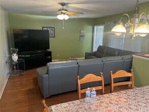 5300 Washington St in Hollywood, FL - Building Photo - Building Photo