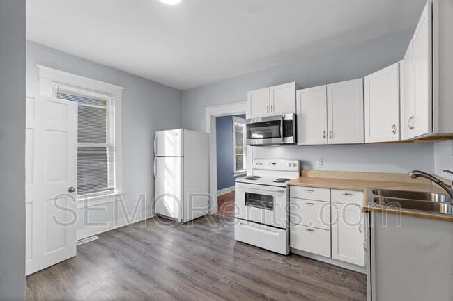 1216 N Spanish St in Cape Girardeau, MO - Building Photo - Building Photo