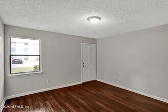 10825 Key Haven Blvd in Jacksonville, FL - Building Photo - Building Photo