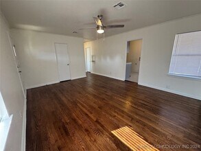 2745 E 3rd St in Tulsa, OK - Building Photo - Building Photo