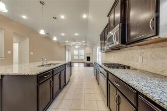 601 Elm Creek Dr in Lewisville, TX - Building Photo - Building Photo