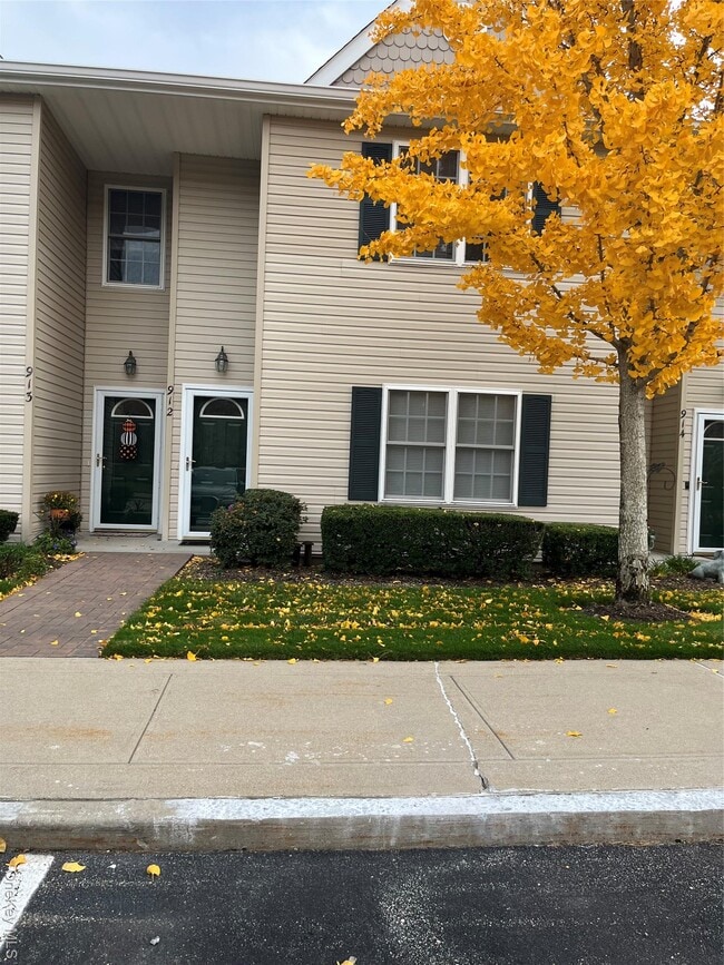 property at 912 Altessa Blvd