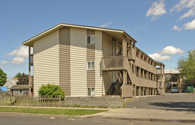 Cannonball Apartments