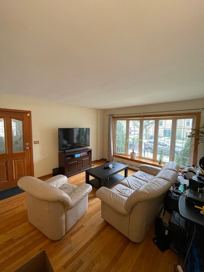 3736 W Wrightwood Ave Rentals in Chicago, IL