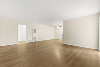 Melrose Place Apartments in Riverside, CA - Foto de edificio - Building Photo