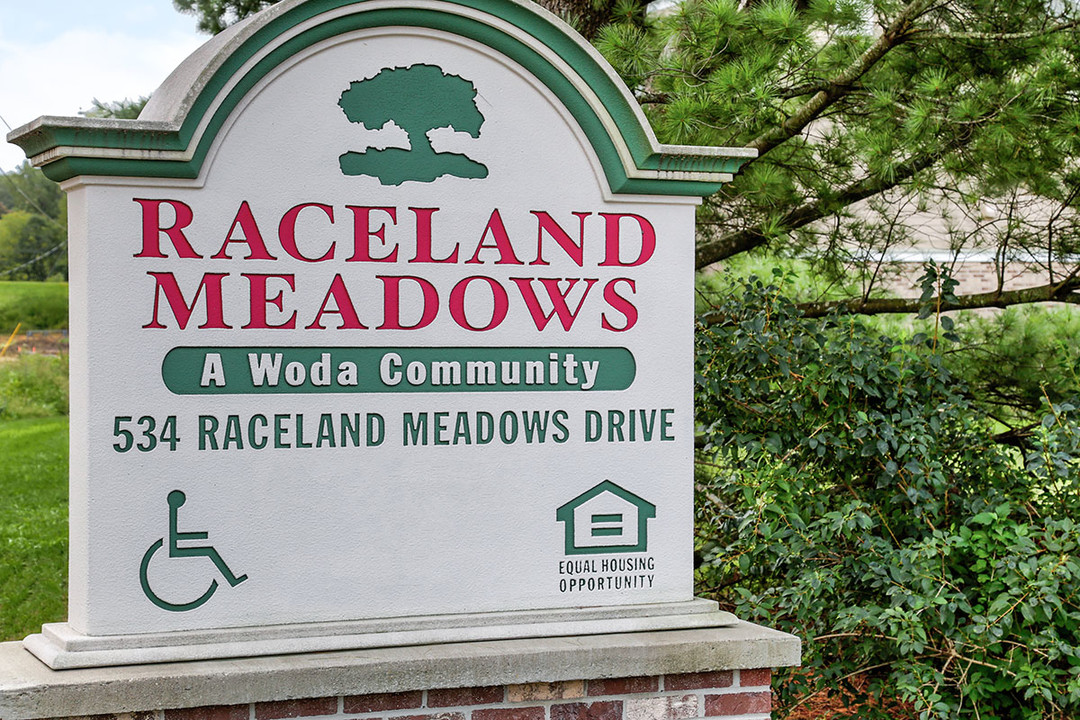 Raceland Meadows in Russell, KY - Building Photo