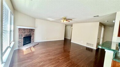 7922 Jubilant Dr in Dallas, TX - Building Photo - Building Photo