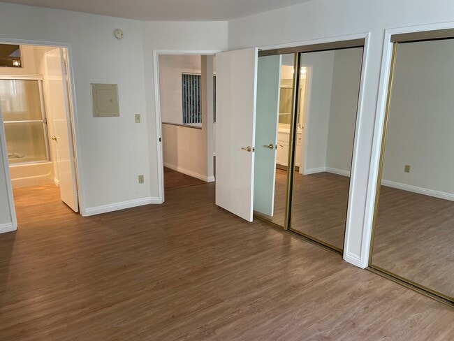 4230 S Centinela Ave