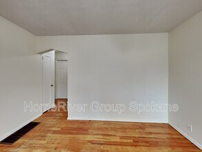 3303 E Congress Ave in Spokane, WA - Building Photo - Building Photo