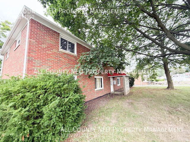 1737 Portage Trail in Cuyahoga Falls, OH - Building Photo - Building Photo