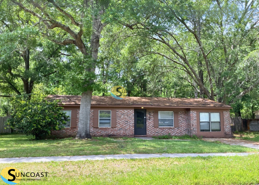 5942 Camaro Dr W in Jacksonville, FL - Building Photo