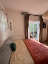 835 Pacific St, Unit Home in the courtyard in Santa Monica, CA - Building Photo