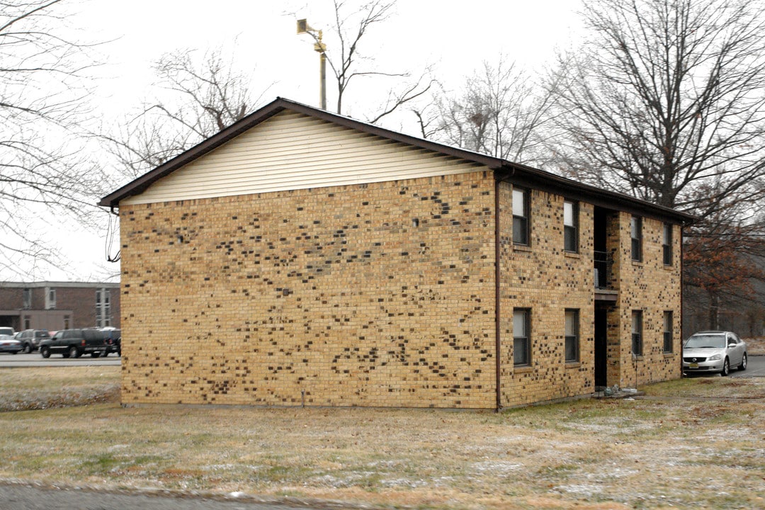 6208 Terry Rd in Louisville, KY - Building Photo