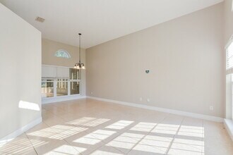 811 Longleaf Pine Ct in Orlando, FL - Foto de edificio - Building Photo