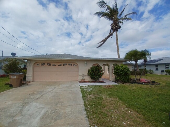 5316 SW 8th Pl in Cape Coral, FL - Building Photo - Building Photo