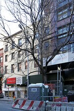 18 E 13th St in New York, NY - Building Photo - Building Photo