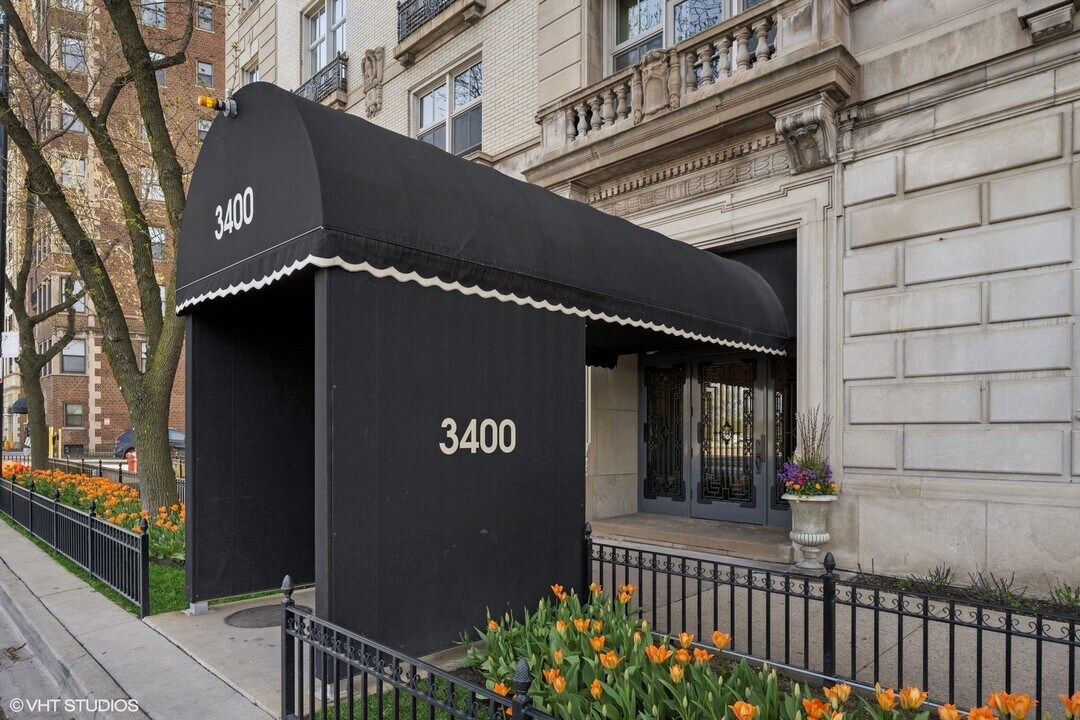 3400 N Lake Shore Dr in Chicago, IL - Building Photo