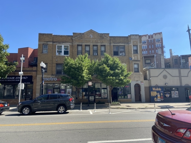 4421 N Broadway St, Unit 1 in Chicago, IL - Building Photo