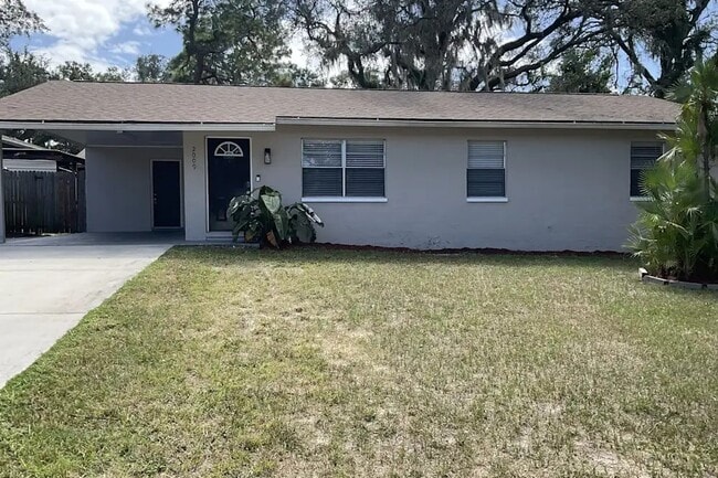 property at 2004 E Humphrey St