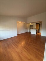 4421 W McNab Rd in Pompano Beach, FL - Building Photo