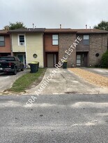 419 Hollywood Blvd NW in Fort Walton Beach, FL - Building Photo