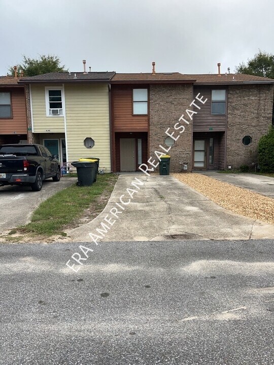 419 Hollywood Blvd NW in Fort Walton Beach, FL - Building Photo
