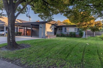 1964 Porter Way in Stockton, CA - Building Photo - Building Photo