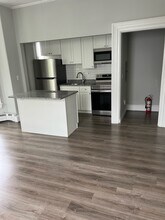 235 Jackson St, Unit 2 in Lawrence, MA - Foto de edificio - Building Photo