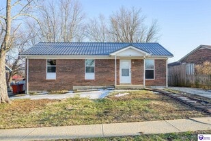 111 Hickory Hill Dr in Elizabethtown, KY - Building Photo