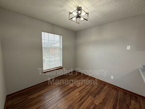 3405 NW Duncan Rd in Blue Springs, MO - Building Photo - Building Photo