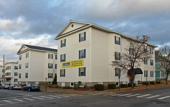 Goffstown Maple Street Apartments in Manchester, NH - Building Photo - Building Photo