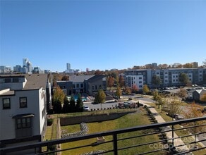 2322 Elizabeth Ml Pl in Charlotte, NC - Building Photo - Building Photo