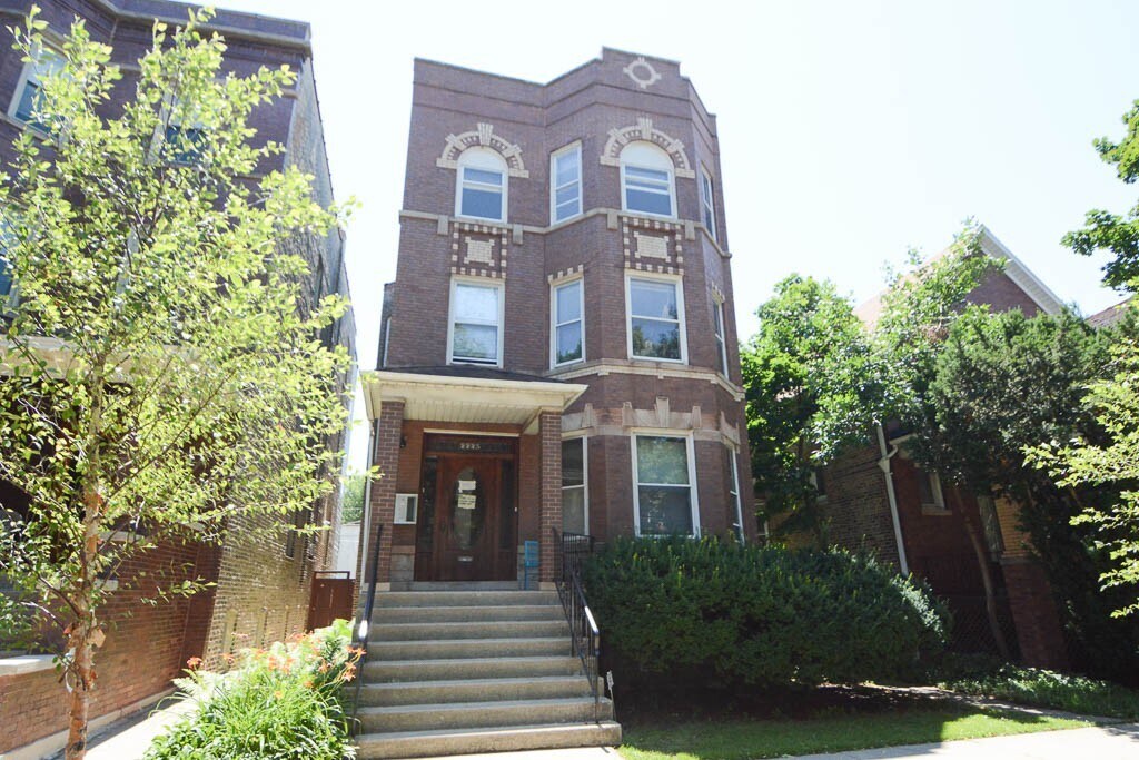 2225 W Walton St, Unit A01K in Chicago, IL - Building Photo