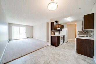 Stonebridge on Bothwell Drive in Strathcona County, AB - Building Photo - Building Photo