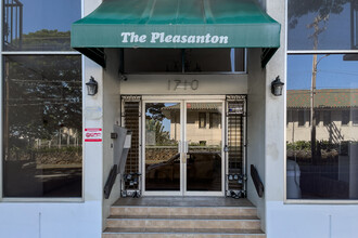 The Pleasanton in Honolulu, HI - Building Photo - Building Photo