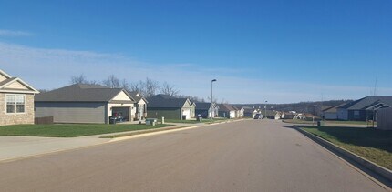 118 Brush Creek Pkwy in St. Robert, MO - Building Photo - Building Photo