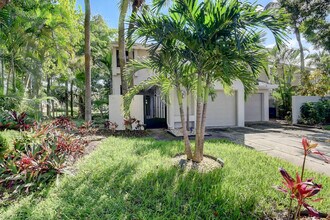 6595 Parkview Dr in Boca Raton, FL - Building Photo - Building Photo