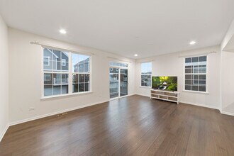 4431 Monroe Ct in Naperville, IL - Building Photo - Building Photo