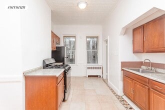 300 Stanhope St in Brooklyn, NY - Building Photo - Building Photo