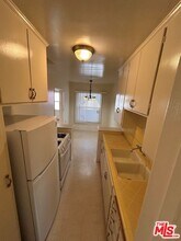 3011 Santa Monica Blvd in Santa Monica, CA - Building Photo - Building Photo