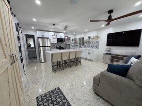 219 S Bay Harbor Dr in Key Largo, FL - Building Photo - Building Photo