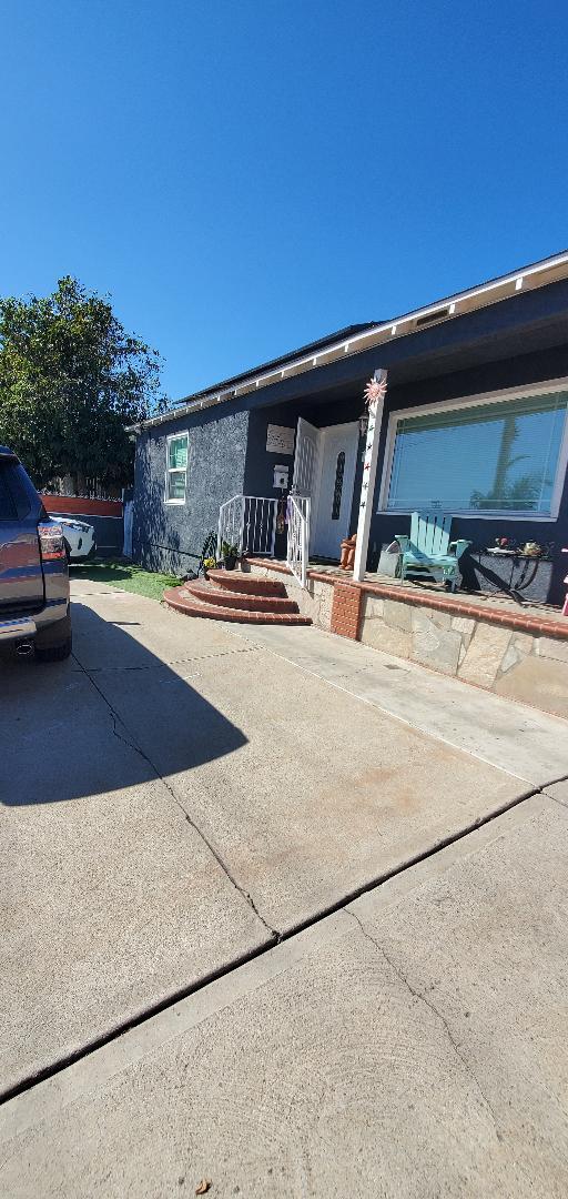 property at 1439 W El Segundo Blvd
