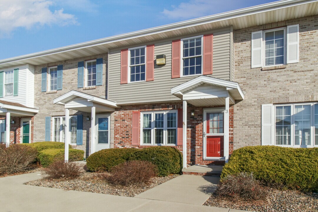 2 Andy Ct in Bloomington, IL - Foto de edificio