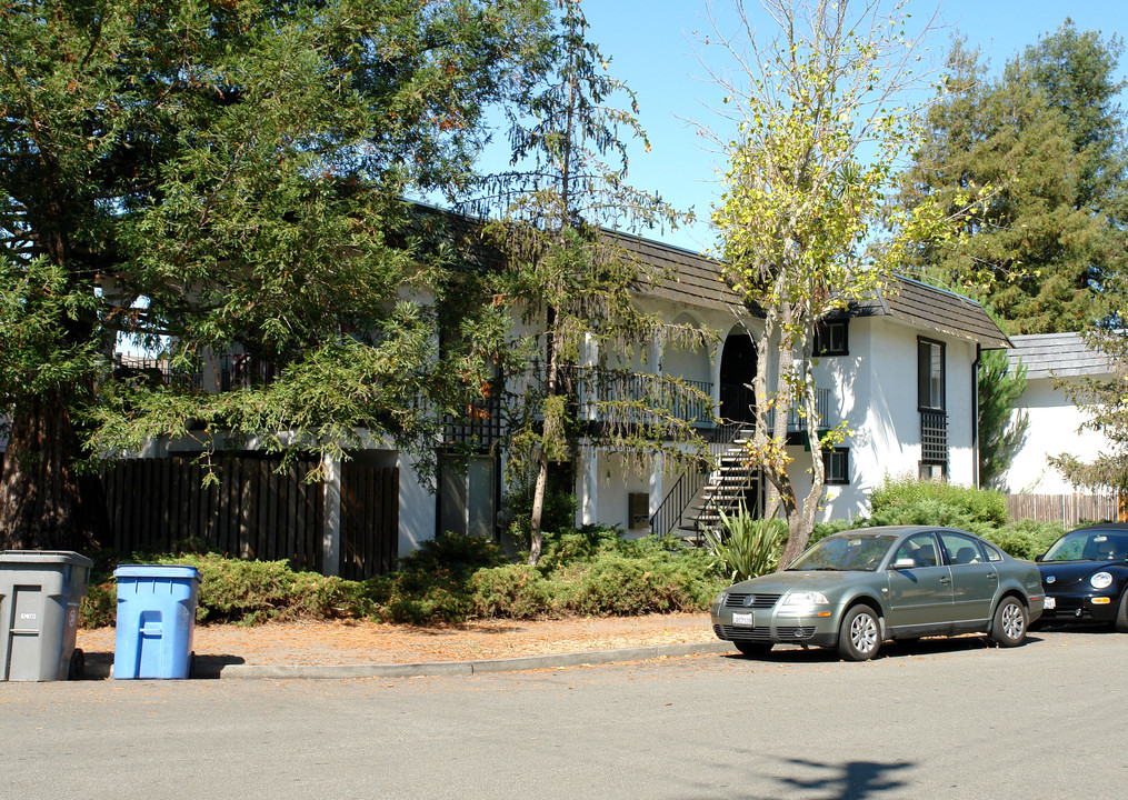 2813 St Paul Dr in Santa Rosa, CA - Building Photo