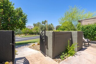 522 Desert W Dr in Rancho Mirage, CA - Building Photo - Building Photo