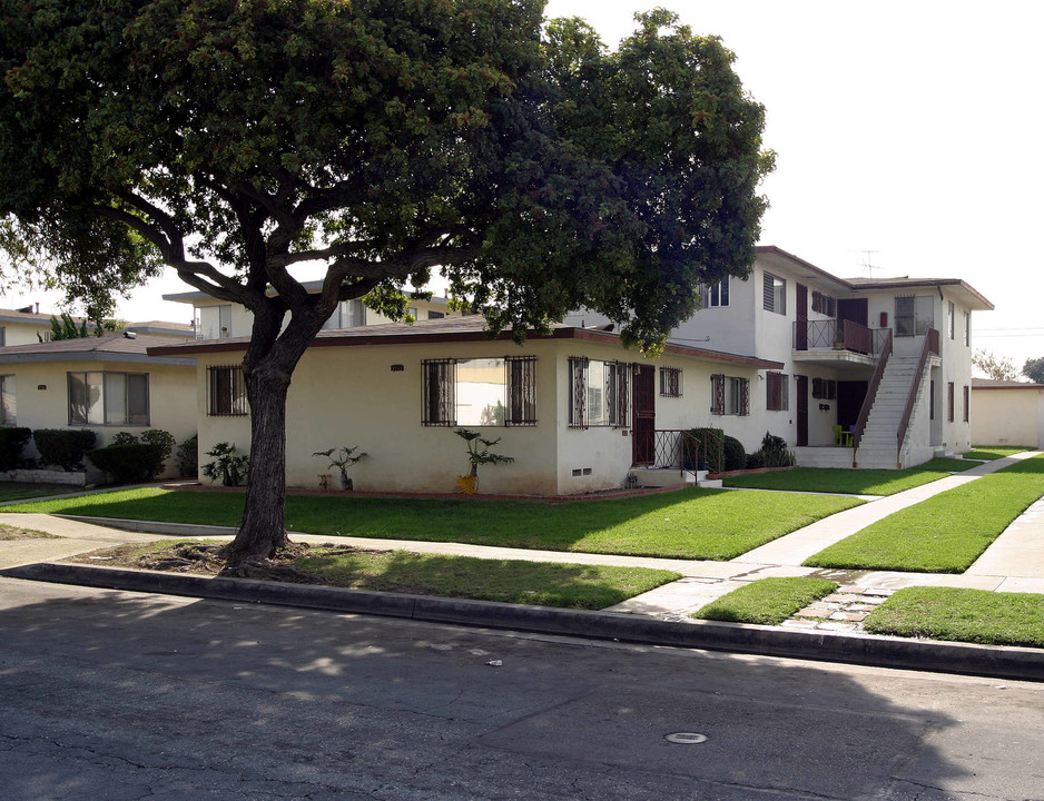 2712 W El Segundo Blvd in Gardena, CA - Building Photo