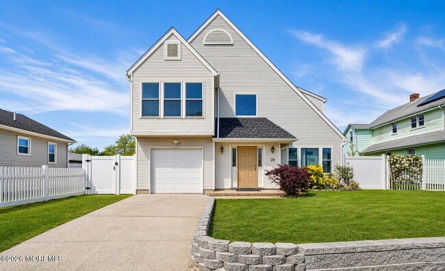 property at 29 Lohsen Pl