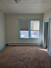 408 S 7th Ave, Unit Apt 2 in Virginia, MN - Foto de edificio - Building Photo